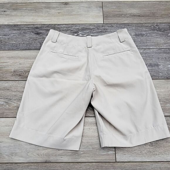Women's Nike golf shorts size 2 Bermuda length cream colored - Picture 11 of 11